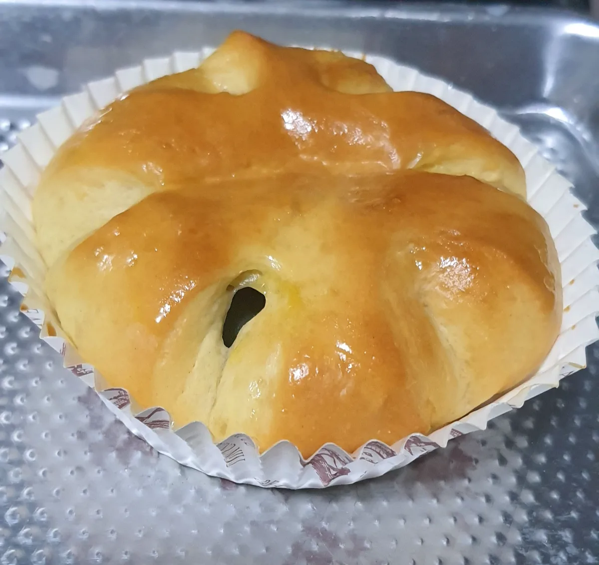 Roti kacang merah